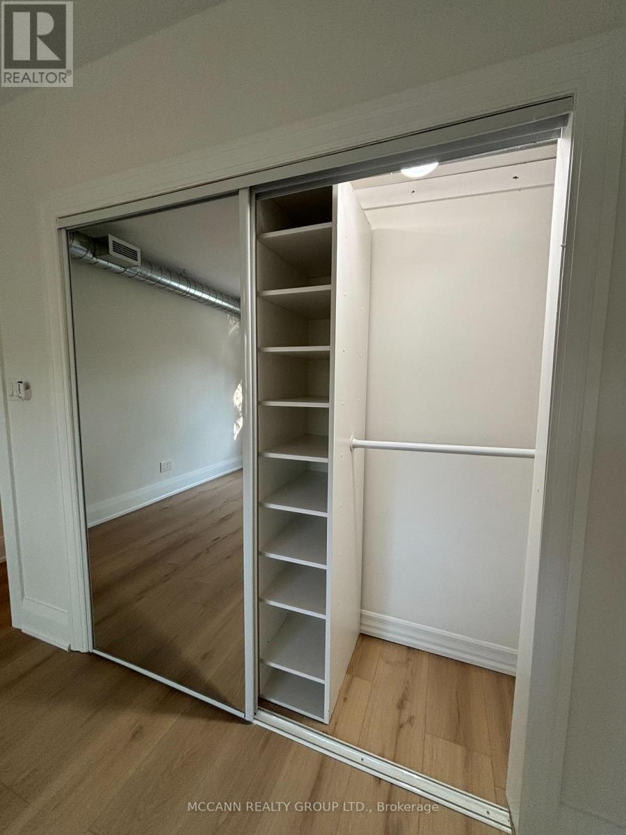 Upper - 927 Kingston Road, Toronto, Ontario M4E 1S6 - Photo 17 - E12545210