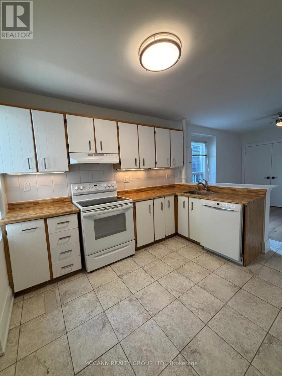 Upper - 927 Kingston Road, Toronto, Ontario M4E 1S6 - Photo 3 - E12545210