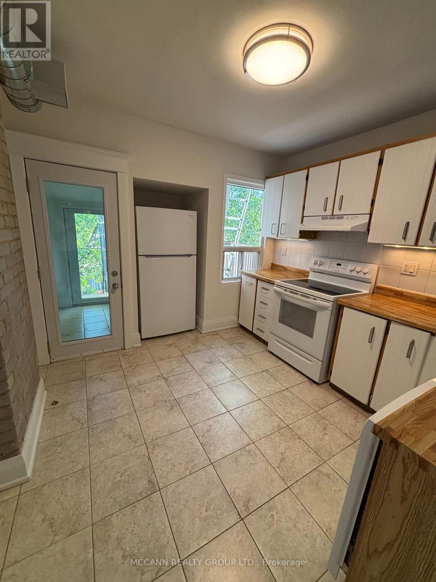 Upper - 927 Kingston Road, Toronto, Ontario M4E 1S6 - Photo 4 - E12545210