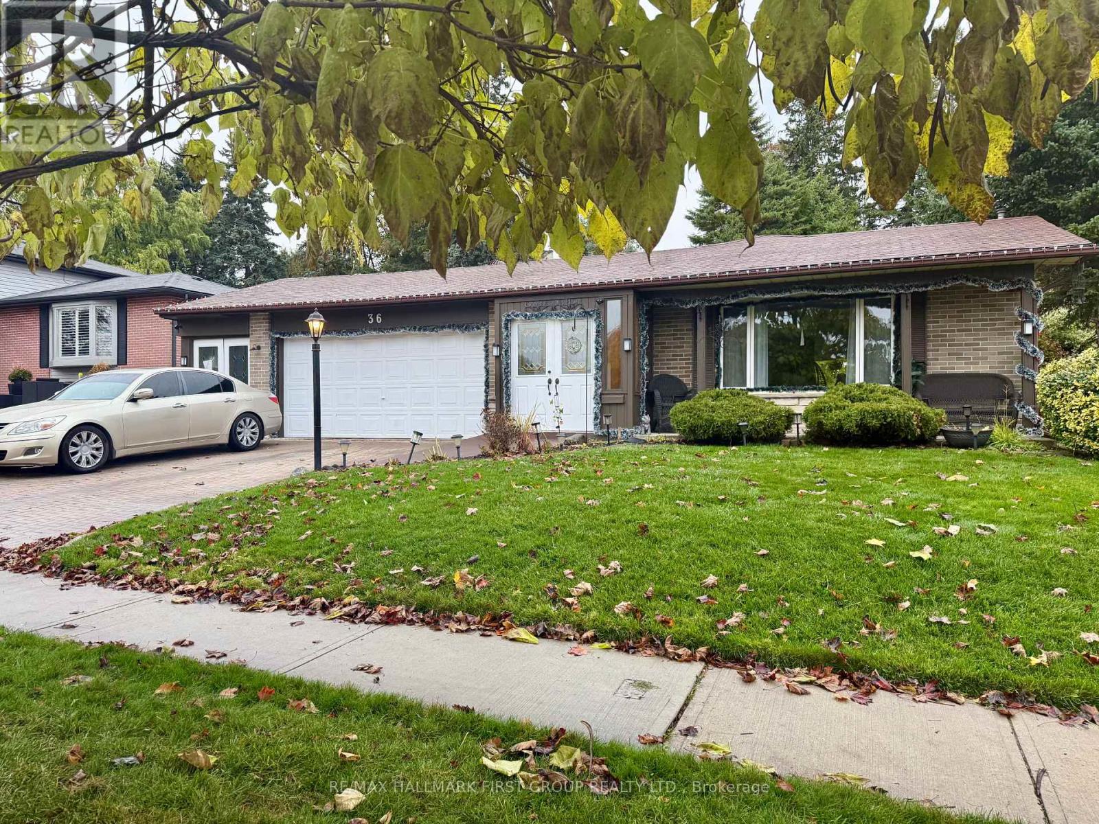 36 MCCLARNAN ROAD, Ajax, Ontario