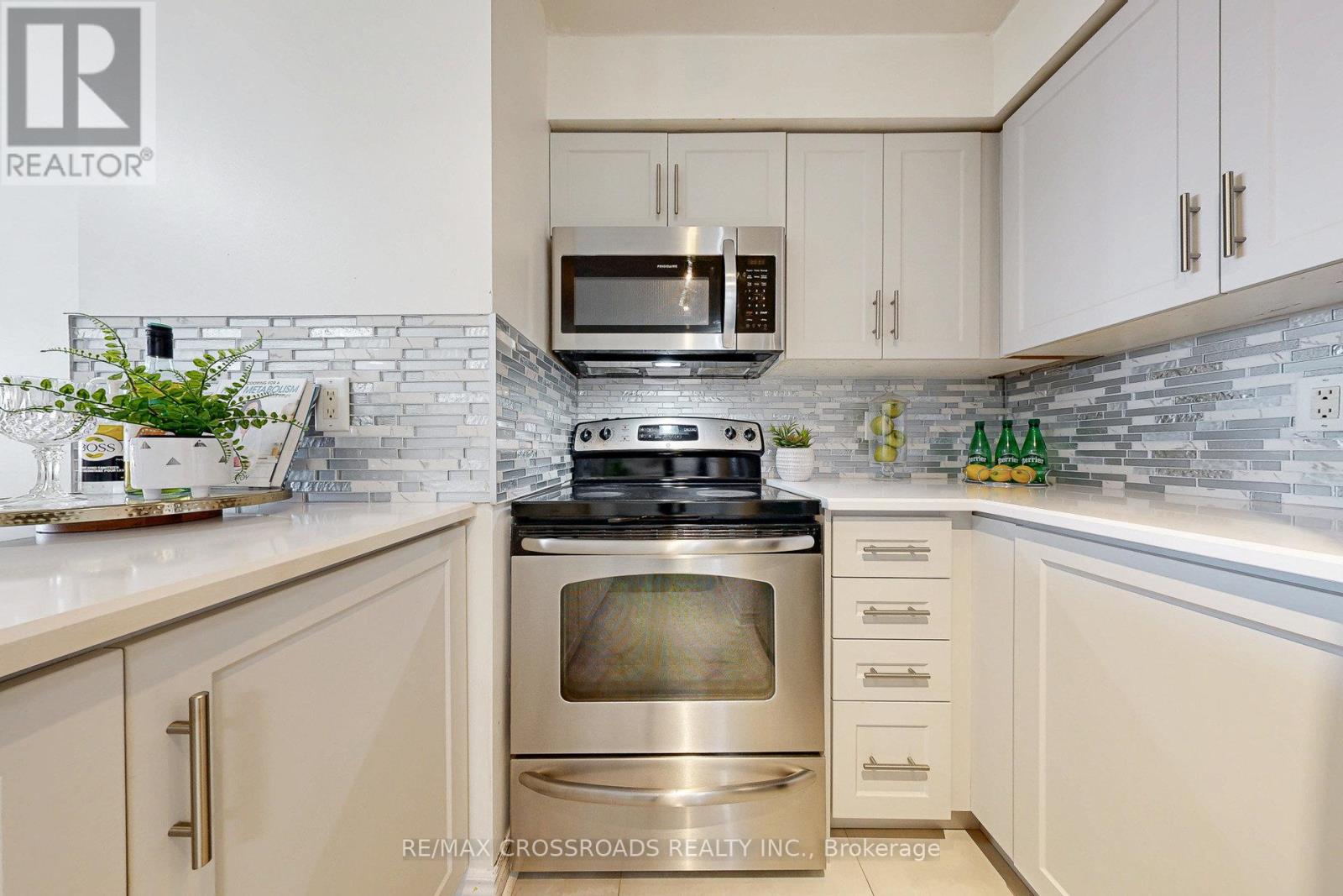 512 - 8 Mondeo Drive, Toronto, Ontario M1P 5C7 - Photo 10 - E12545252