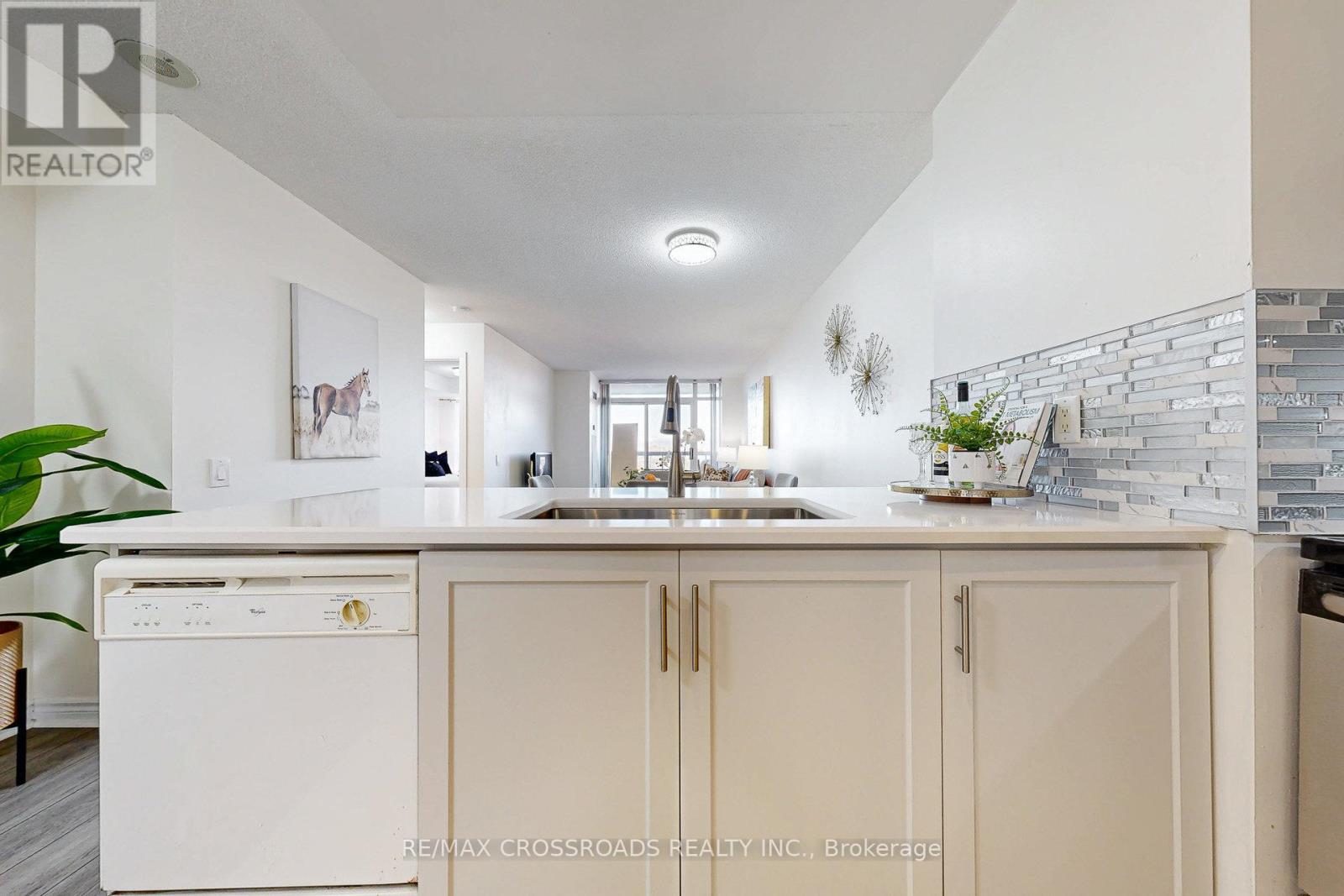 512 - 8 Mondeo Drive, Toronto, Ontario M1P 5C7 - Photo 9 - E12545252