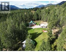 5670 GLENMORE Drive, edgewater, British Columbia