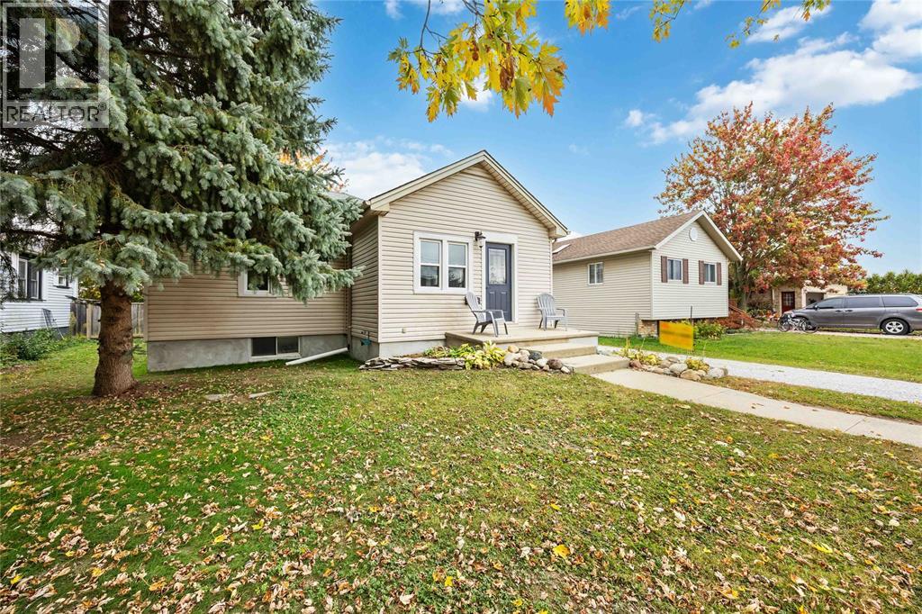 4482 Petrolia Line, Petrolia, Ontario N0N 1R0 - Photo 3 - 25026130