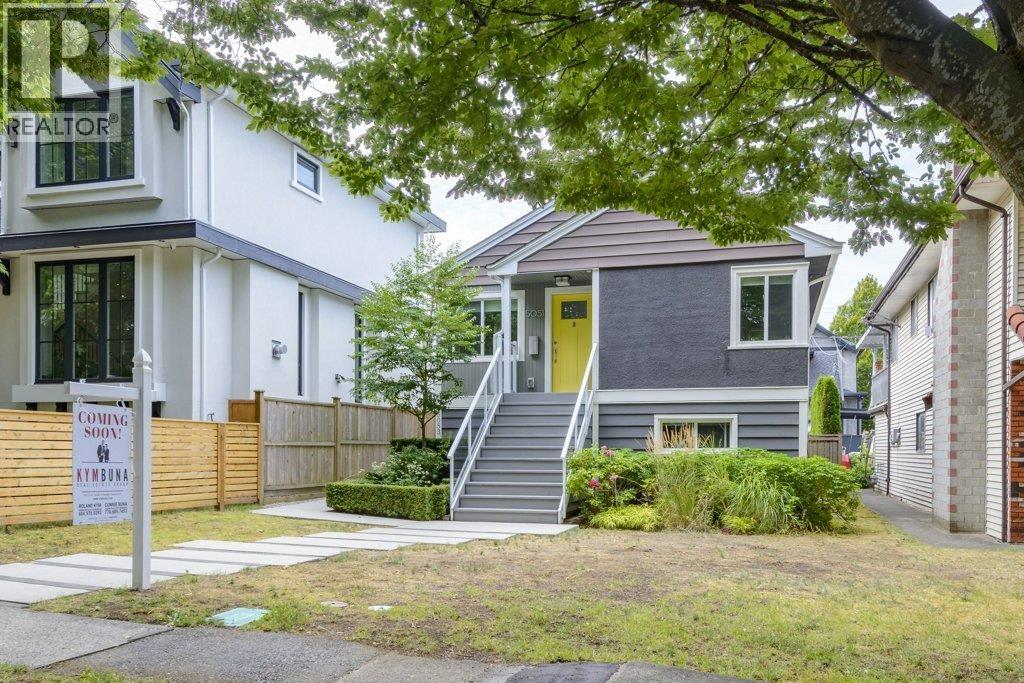 5051 Sherbrooke Street, Vancouver, British Columbia  V5W 3M1 - Photo 2 - R3067450