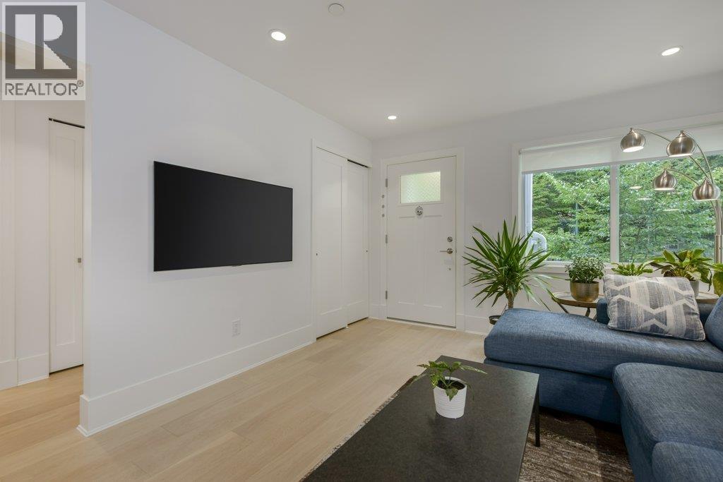 5051 Sherbrooke Street, Vancouver, British Columbia  V5W 3M1 - Photo 5 - R3067450