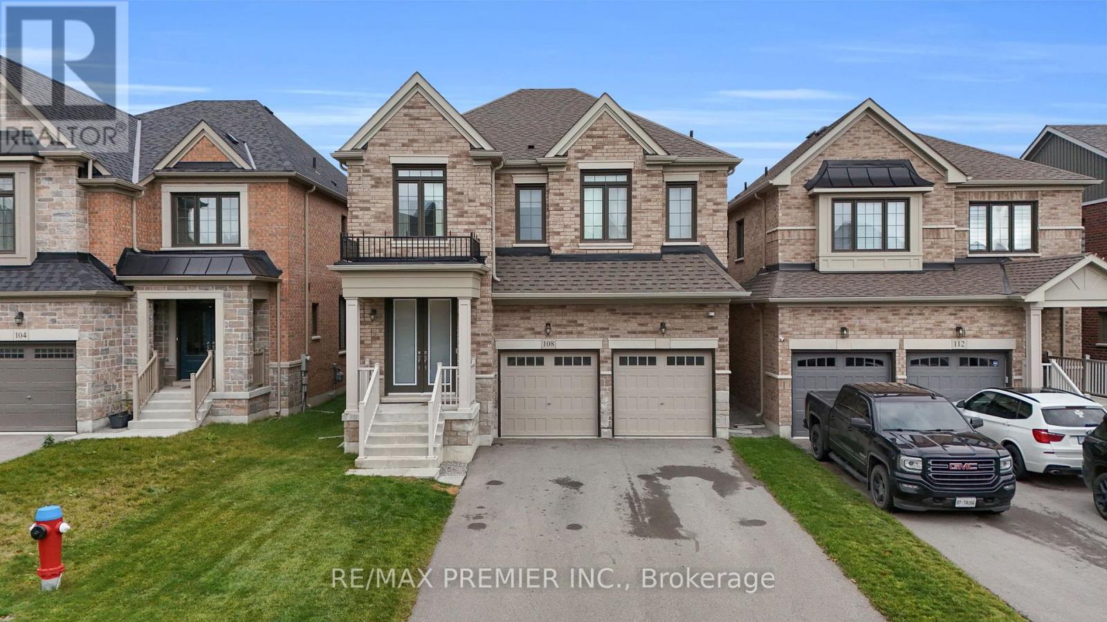 108 Bartram Crescent, Bradford West Gwillimbury, Ontario  L3Z 4J2 - Photo 2 - N12545196