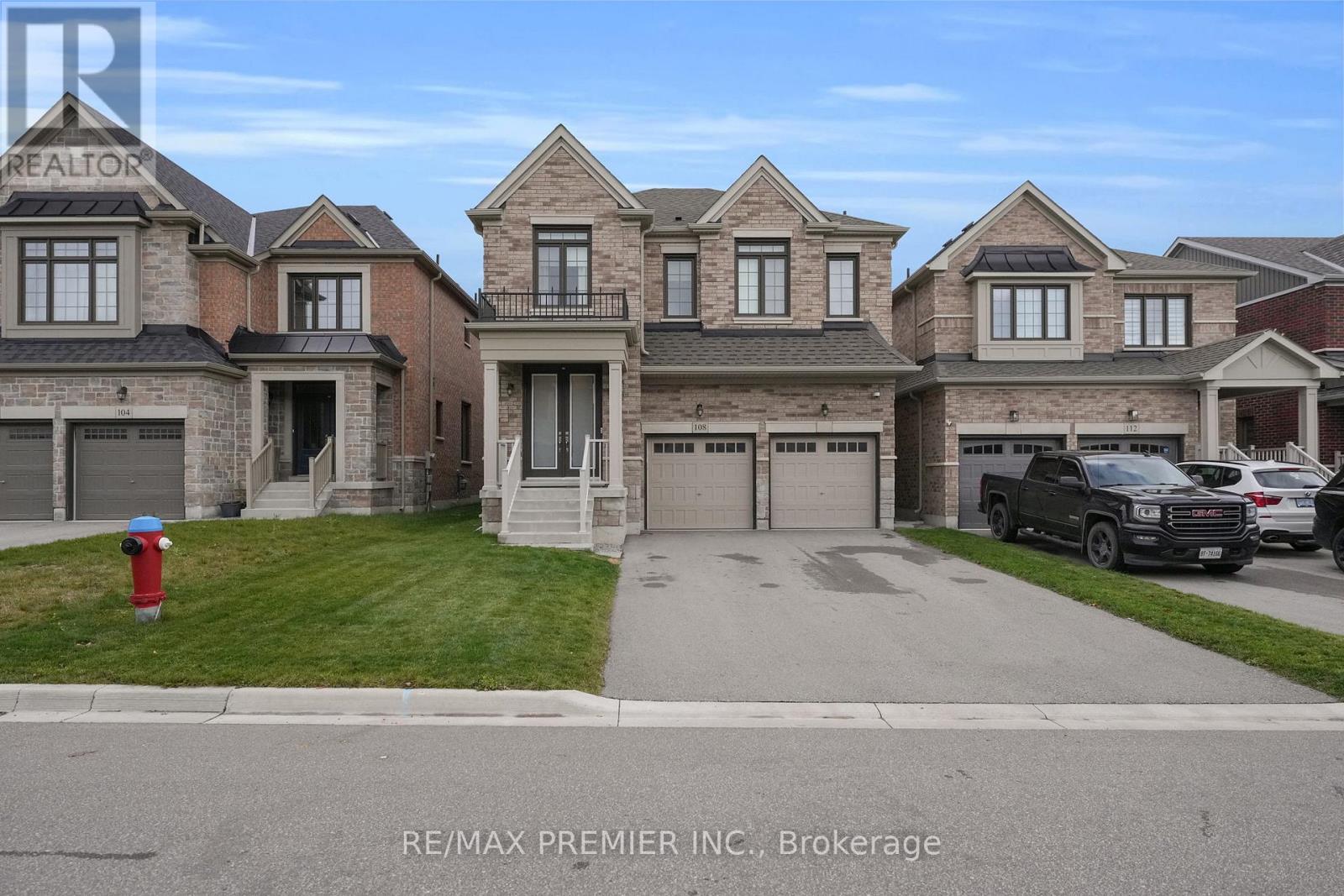 108 Bartram Crescent, Bradford West Gwillimbury, Ontario  L3Z 4J2 - Photo 3 - N12545196