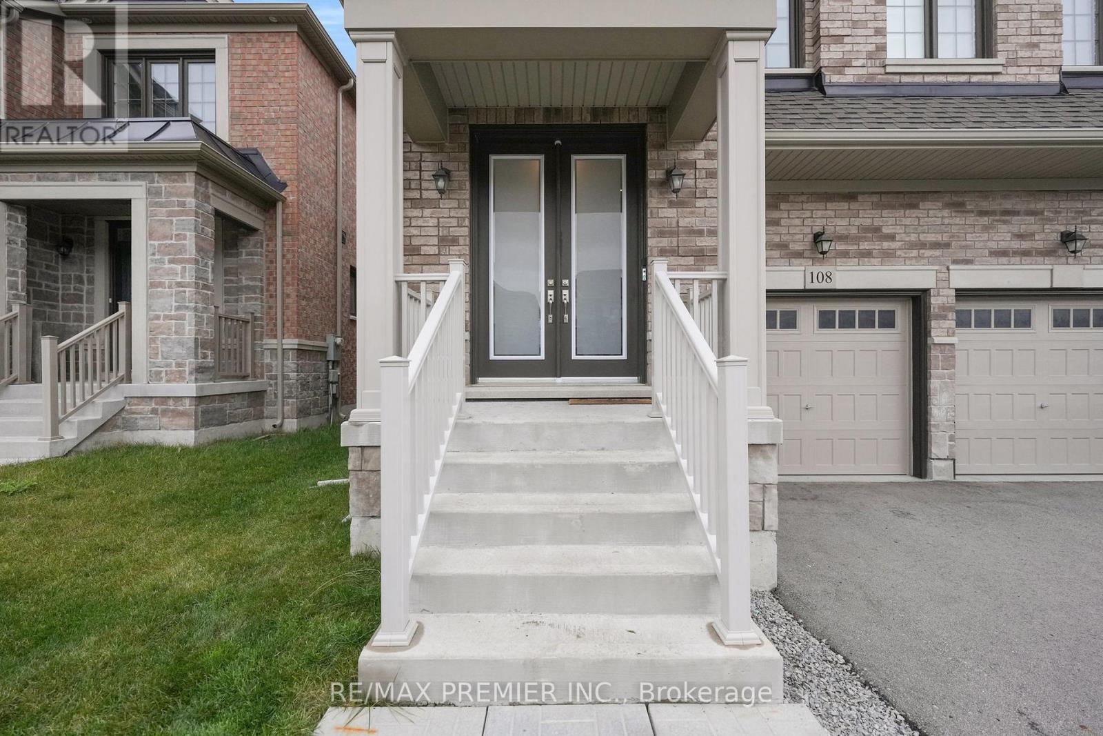 108 Bartram Crescent, Bradford West Gwillimbury, Ontario  L3Z 4J2 - Photo 4 - N12545196