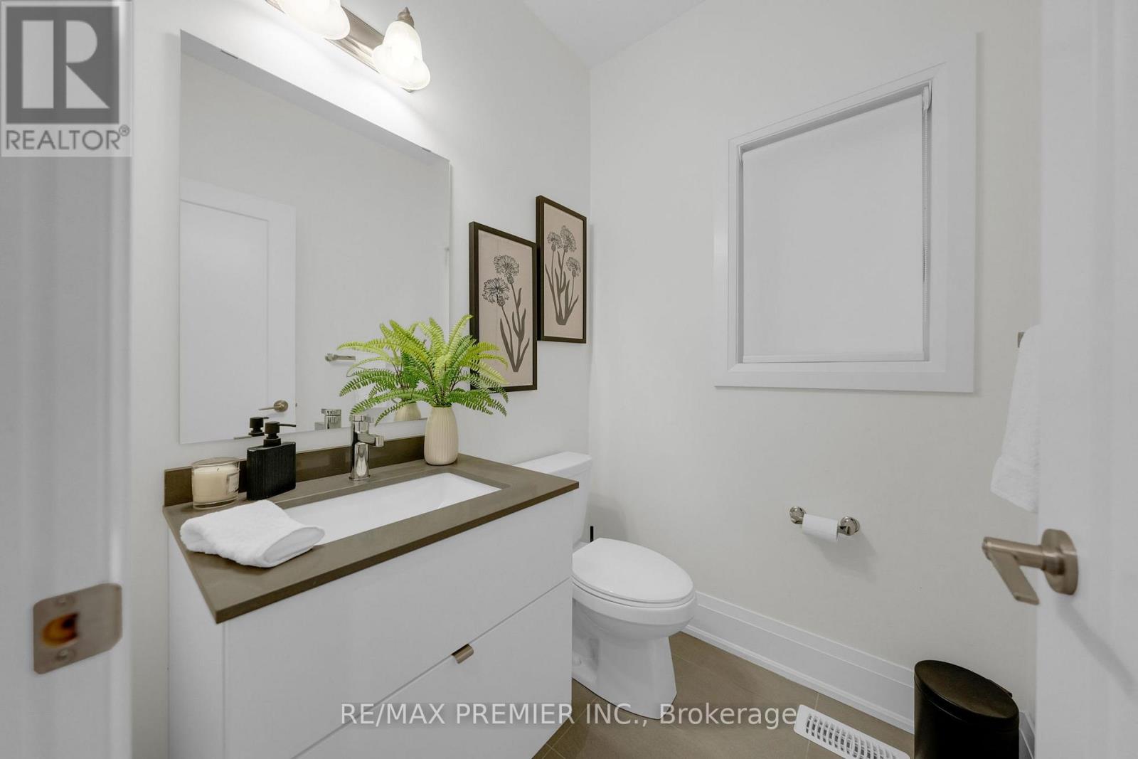 108 Bartram Crescent, Bradford West Gwillimbury, Ontario  L3Z 4J2 - Photo 9 - N12545196