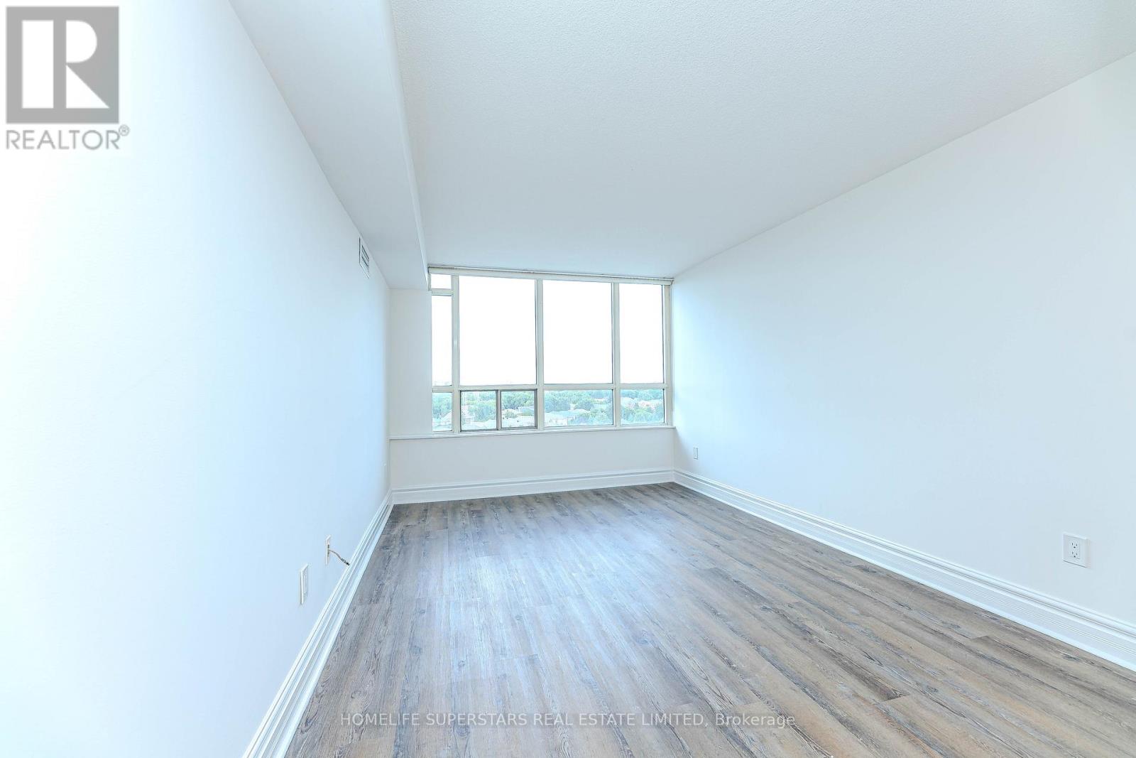 1005 - 7 Townsgate Drive, Vaughan, Ontario  L4J 7Z9 - Photo 16 - N12545264