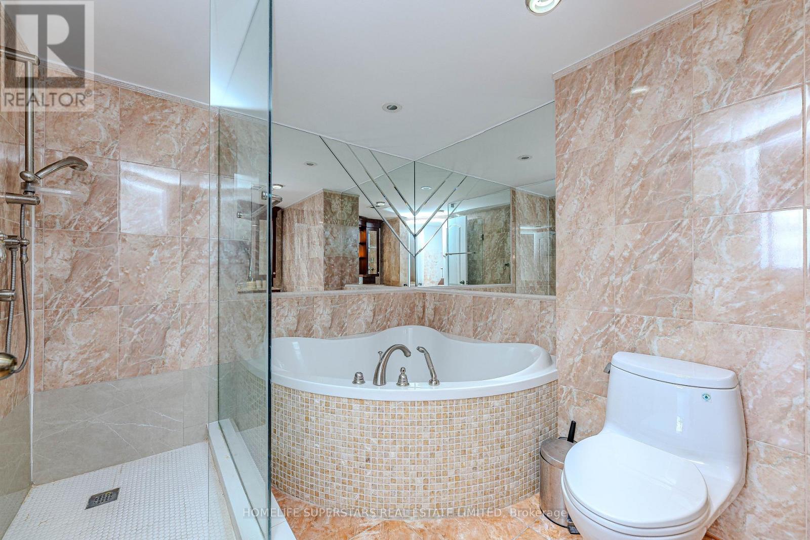 1005 - 7 Townsgate Drive, Vaughan, Ontario  L4J 7Z9 - Photo 18 - N12545264