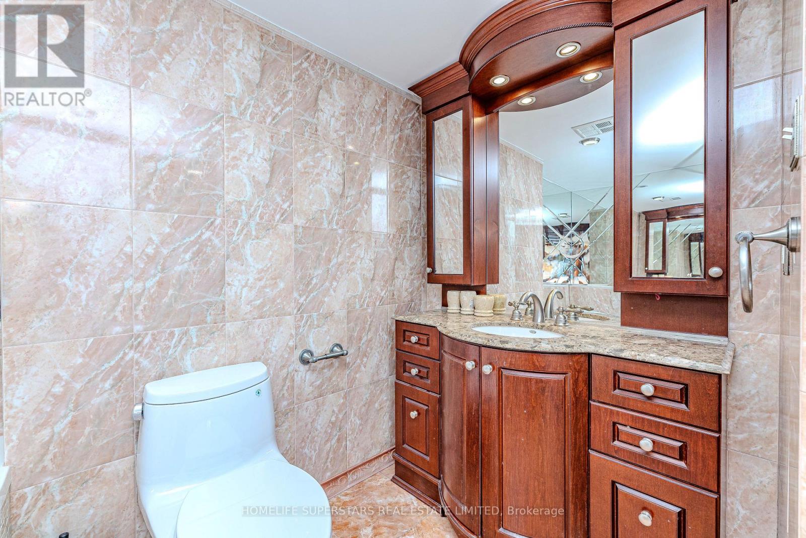 1005 - 7 Townsgate Drive, Vaughan, Ontario  L4J 7Z9 - Photo 19 - N12545264