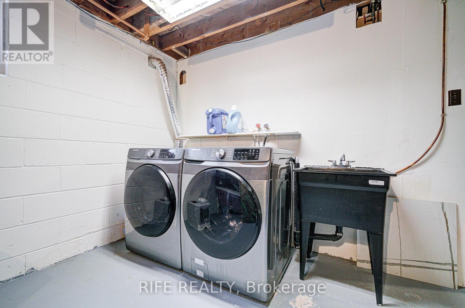 306 Wenlock Avenue, Richmond Hill, Ontario  L4C 1M7 - Photo 11 - N12545354