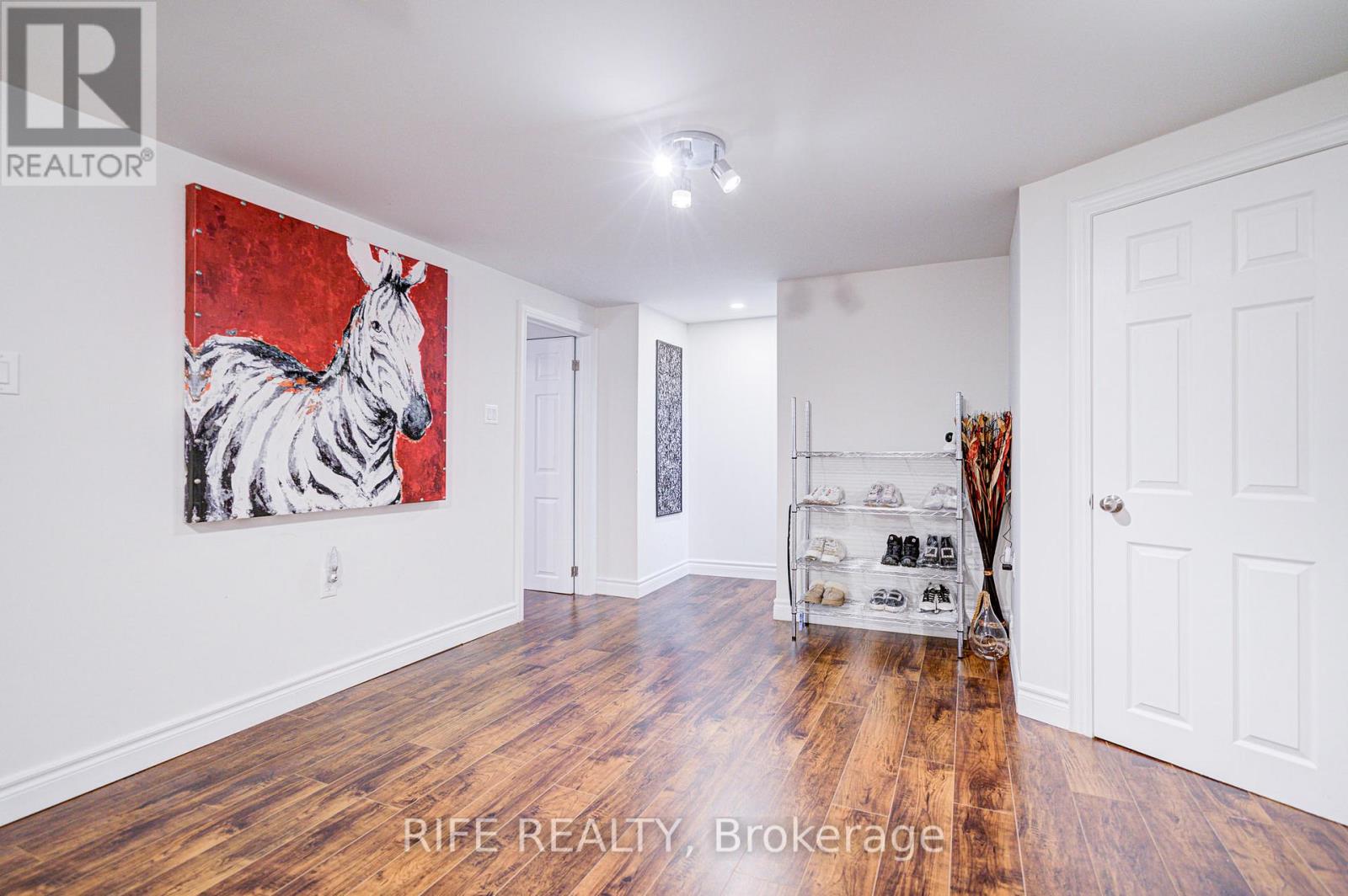 306 Wenlock Avenue, Richmond Hill, Ontario  L4C 1M7 - Photo 8 - N12545354