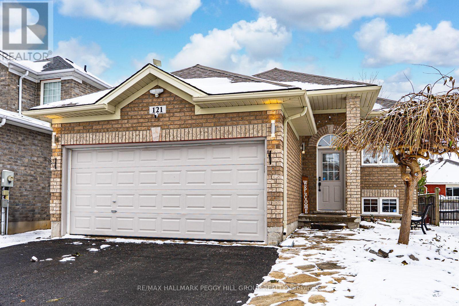 121 SOVEREIGN'S GATE, Barrie, Ontario