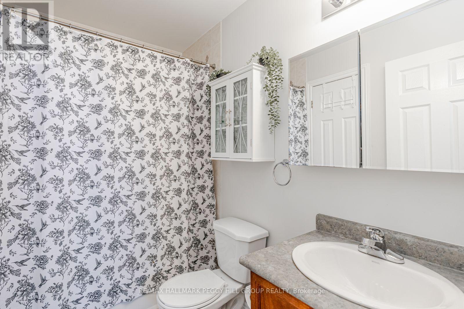 121 Sovereign's Gate, Barrie, Ontario  L4N 0Y9 - Photo 7 - S12545274