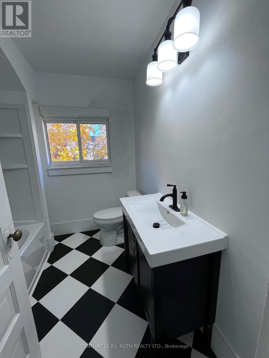 130 Mary Street, Orillia, Ontario  L3V 3E2 - Photo 12 - S12545322