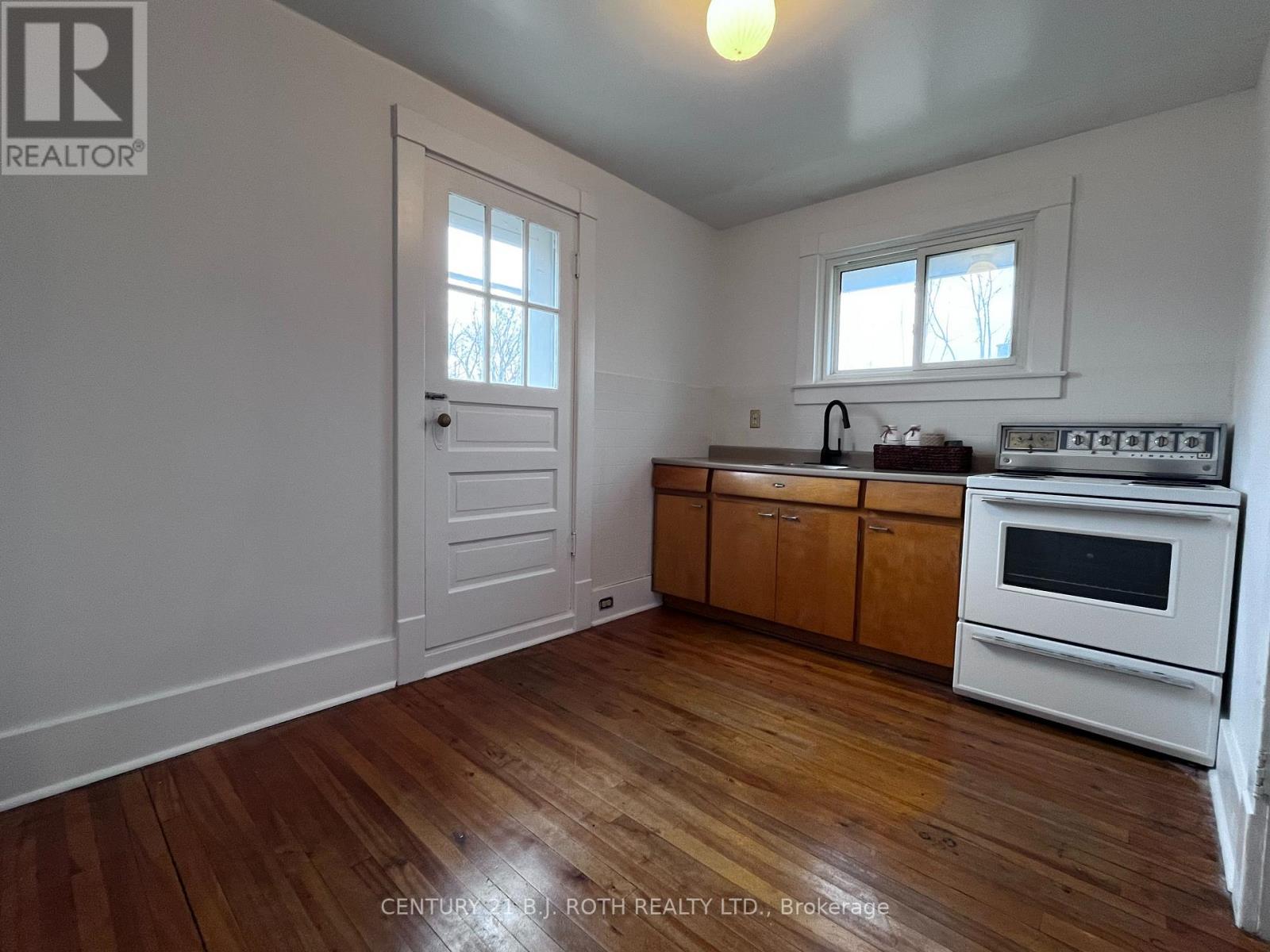 130 Mary Street, Orillia, Ontario  L3V 3E2 - Photo 8 - S12545322