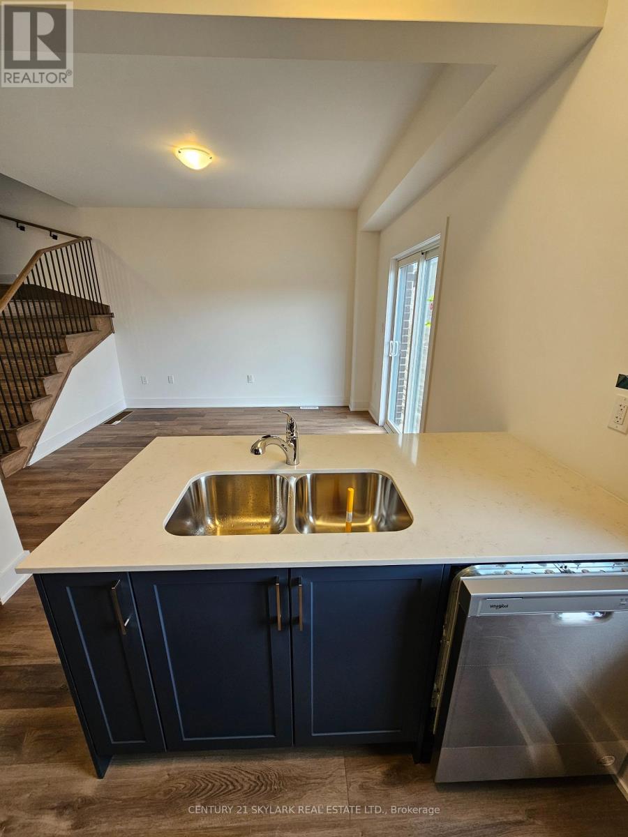 218 Prince William Way, Barrie, Ontario  L9J 0V1 - Photo 14 - S12545384