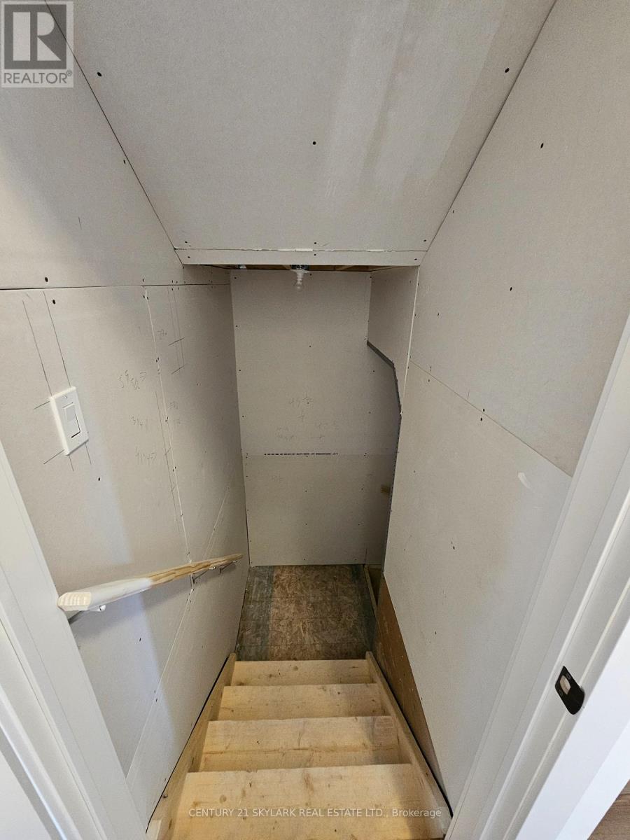 218 Prince William Way, Barrie, Ontario  L9J 0V1 - Photo 18 - S12545384