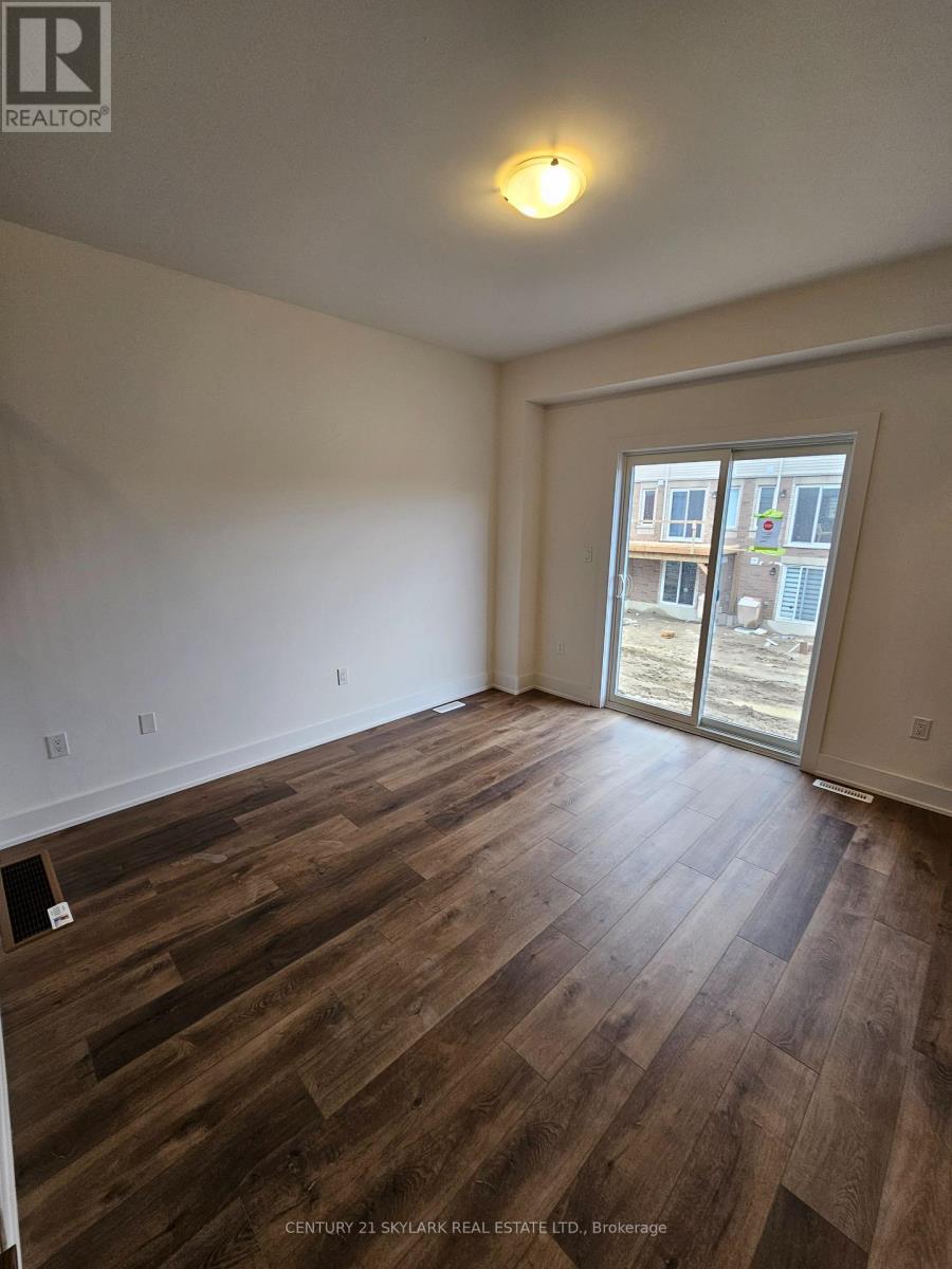 218 Prince William Way, Barrie, Ontario  L9J 0V1 - Photo 9 - S12545384