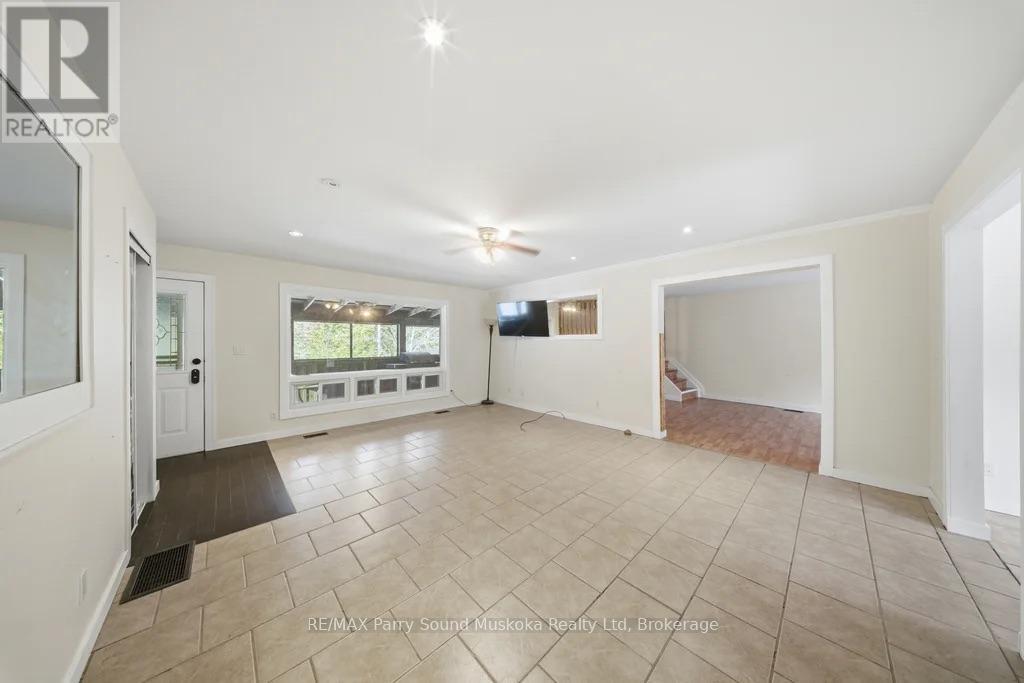 28 Black Road, Seguin, Ontario  P2A 2W8 - Photo 13 - X12545462