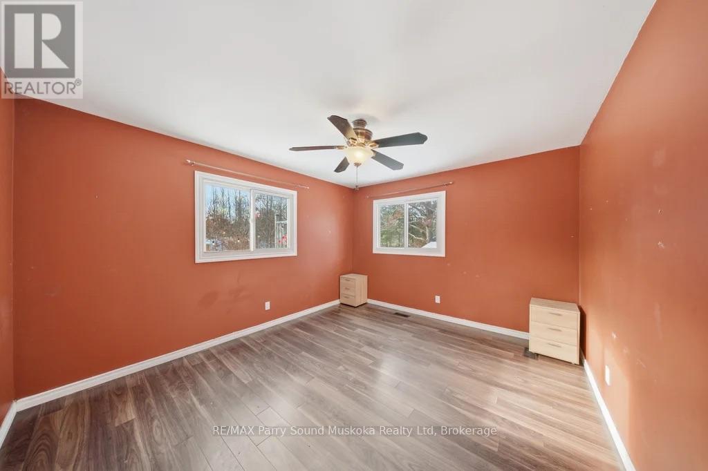 28 Black Road, Seguin, Ontario  P2A 2W8 - Photo 21 - X12545462