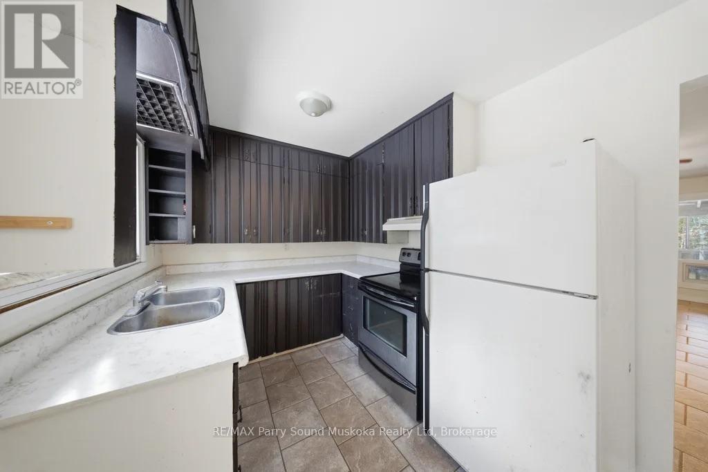 28 Black Road, Seguin, Ontario  P2A 2W8 - Photo 9 - X12545462