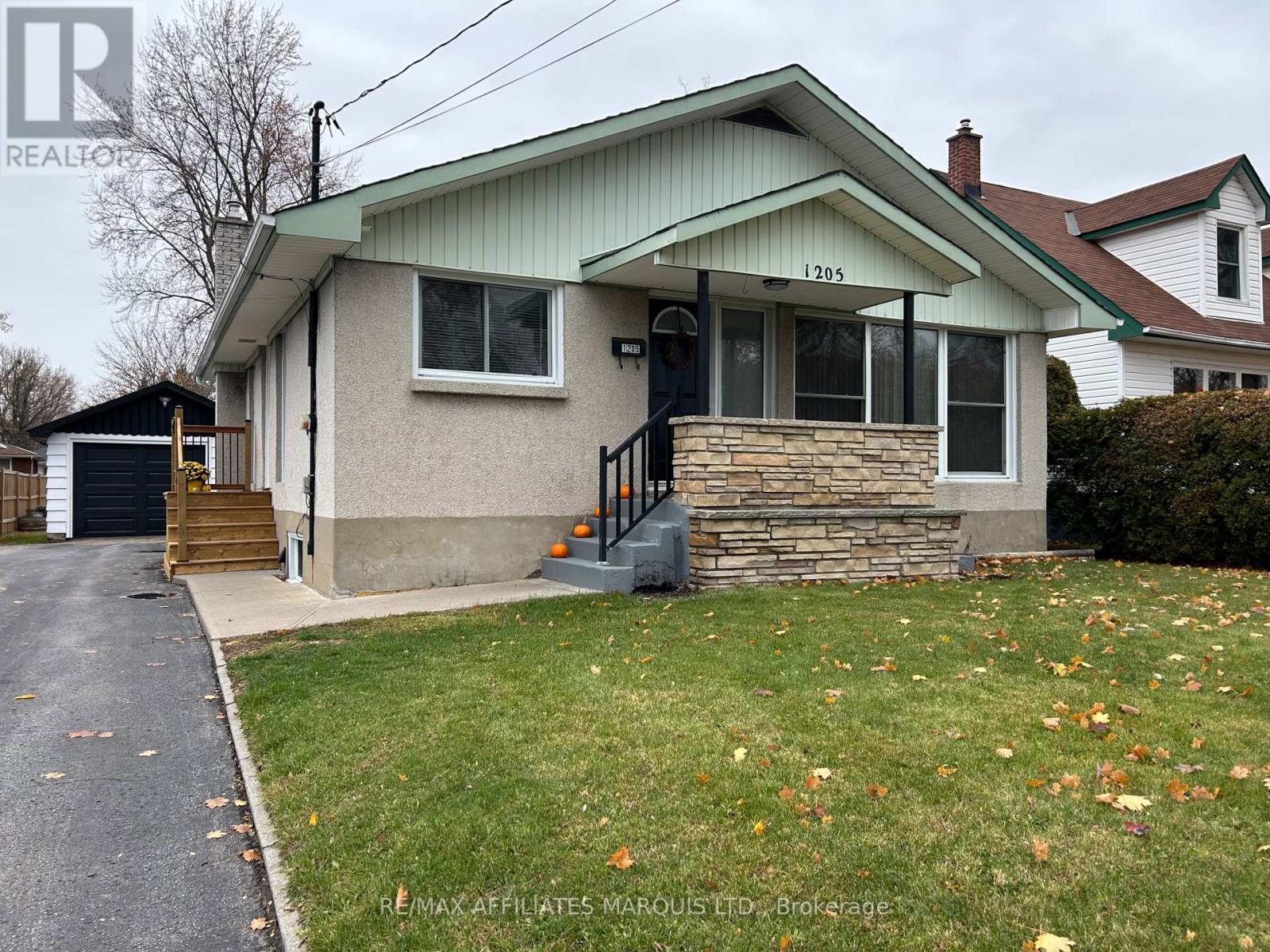 1205 OSBORNE AVENUE, Cornwall, Ontario