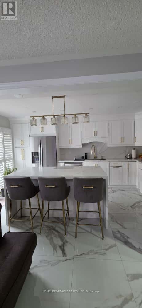 4088 Donnic Drive, Burlington, Ontario  L7M 0A5 - Photo 11 - W12545178