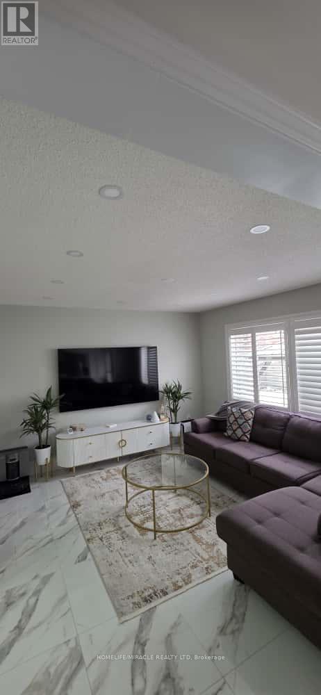 4088 Donnic Drive, Burlington, Ontario  L7M 0A5 - Photo 12 - W12545178