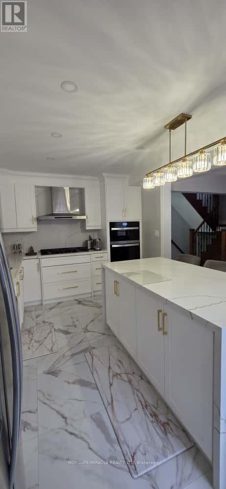 4088 Donnic Drive, Burlington, Ontario  L7M 0A5 - Photo 9 - W12545178