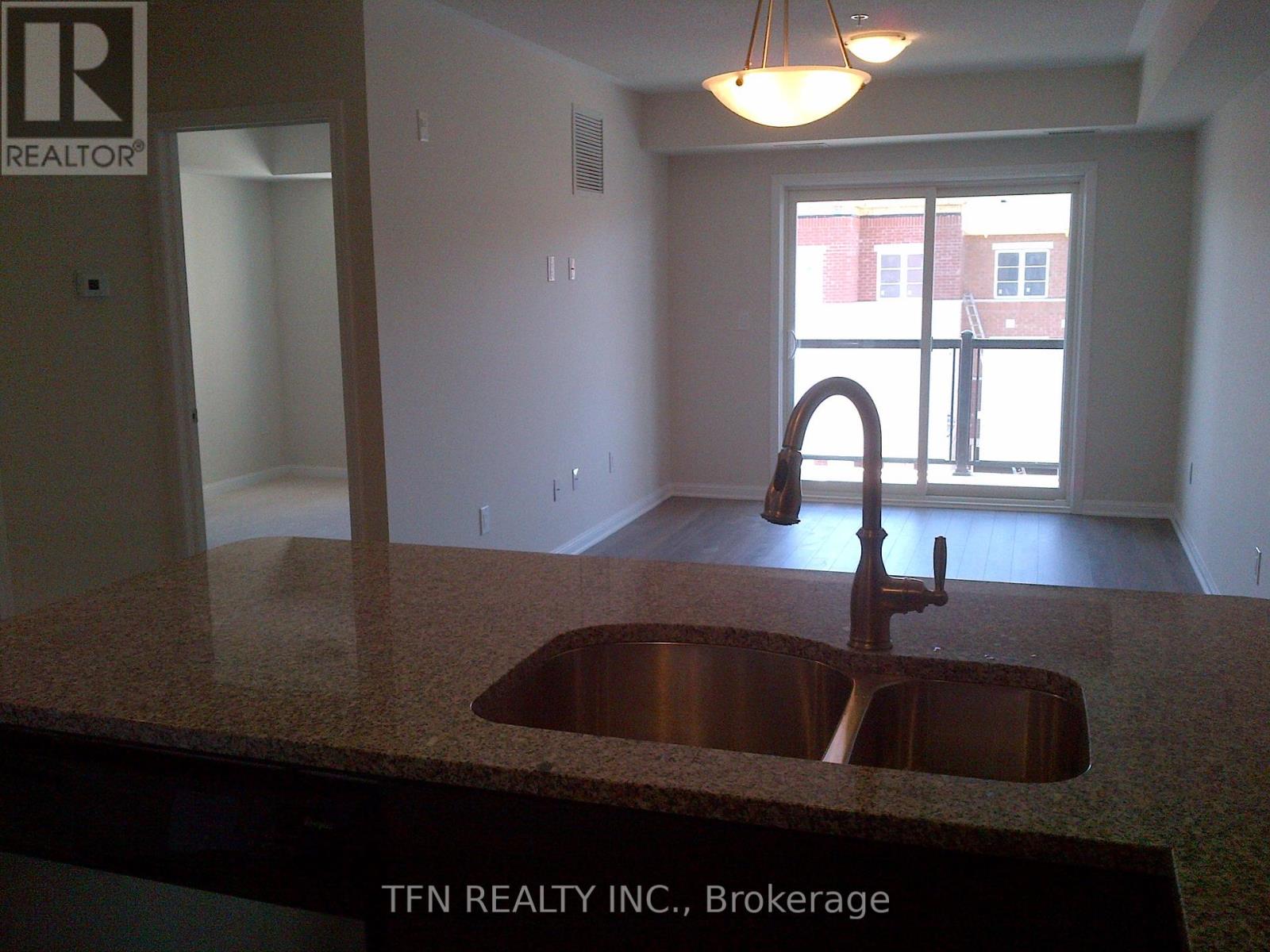 302 - 70 Baycliffe Crescent W, Brampton, Ontario  L7A 0Z5 - Photo 8 - W12545194