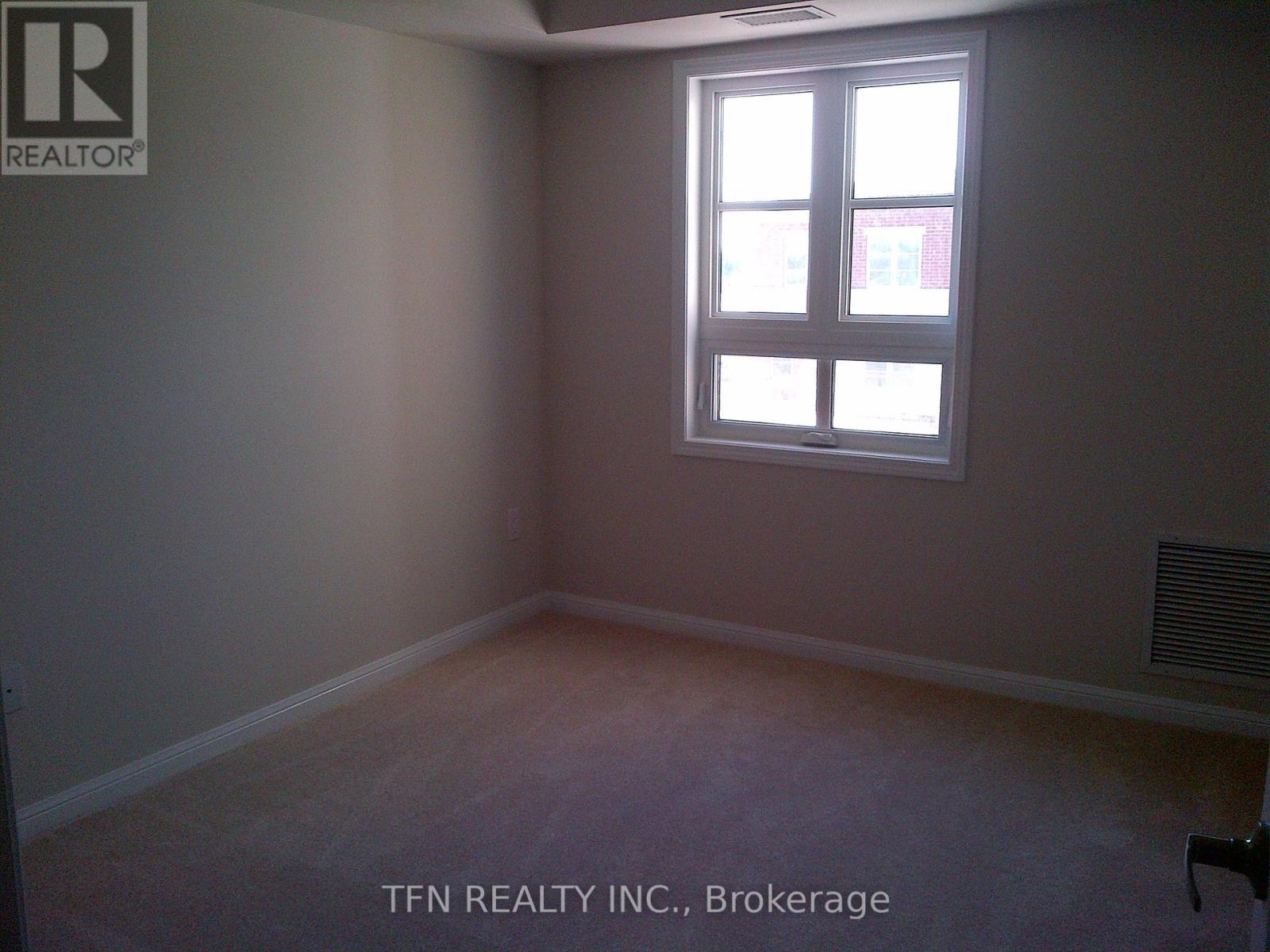 302 - 70 Baycliffe Crescent W, Brampton, Ontario  L7A 0Z5 - Photo 9 - W12545194