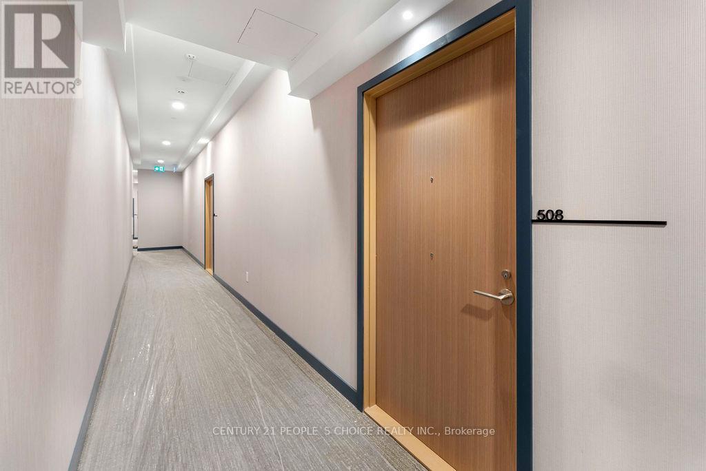 395 Square One Drive, Mississauga, Ontario  L5B 0P6 - Photo 11 - W12545218