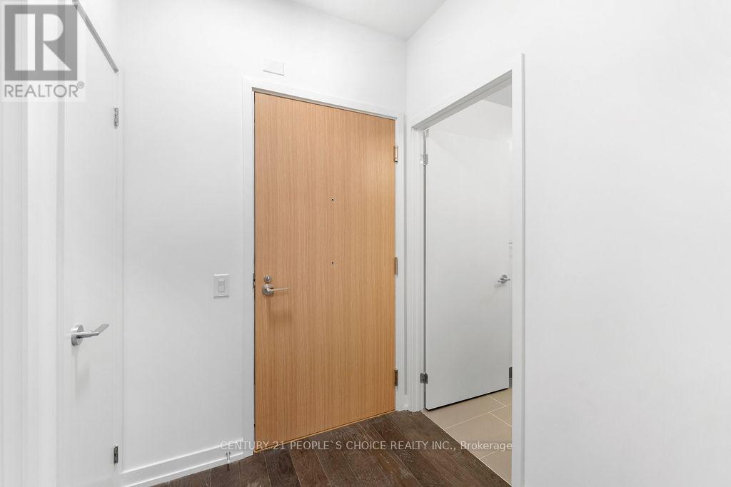 395 Square One Drive, Mississauga, Ontario  L5B 0P6 - Photo 12 - W12545218