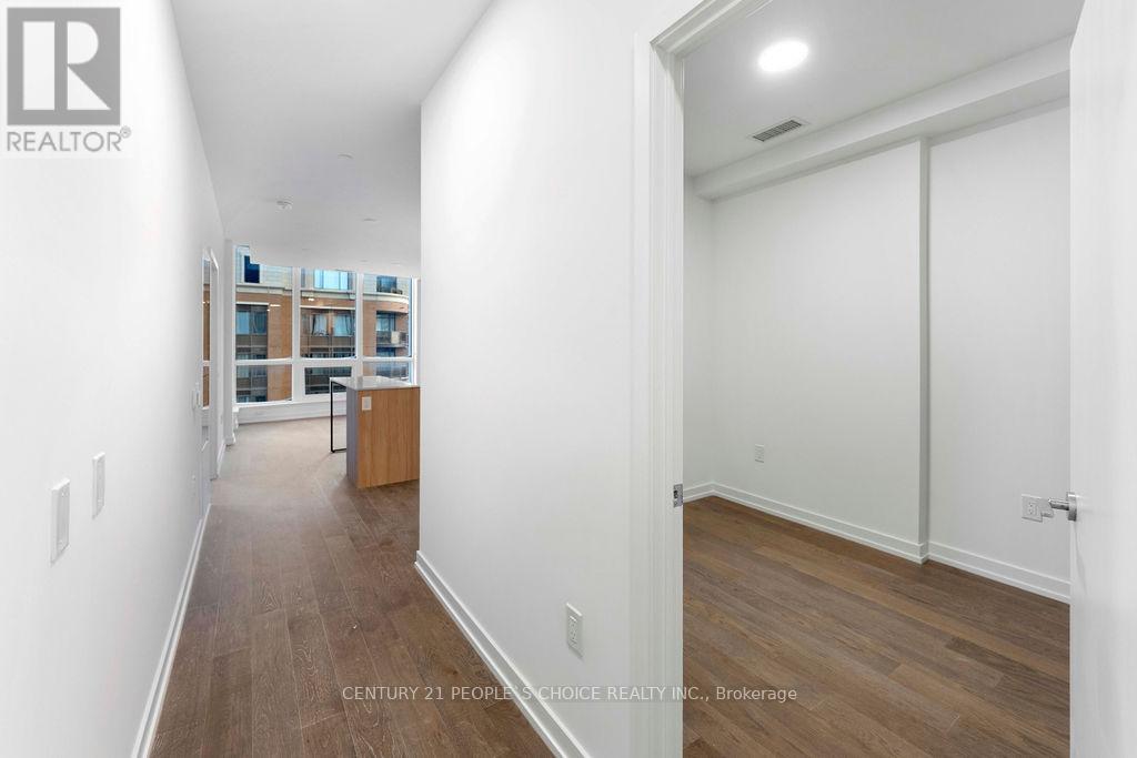 395 Square One Drive, Mississauga, Ontario  L5B 0P6 - Photo 14 - W12545218