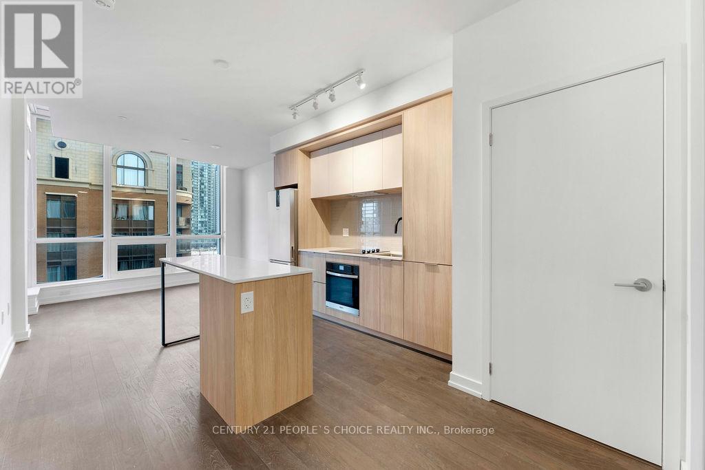 395 Square One Drive, Mississauga, Ontario  L5B 0P6 - Photo 17 - W12545218