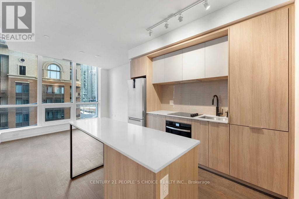 395 Square One Drive, Mississauga, Ontario  L5B 0P6 - Photo 20 - W12545218