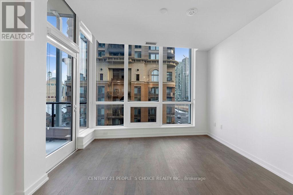 395 Square One Drive, Mississauga, Ontario  L5B 0P6 - Photo 21 - W12545218