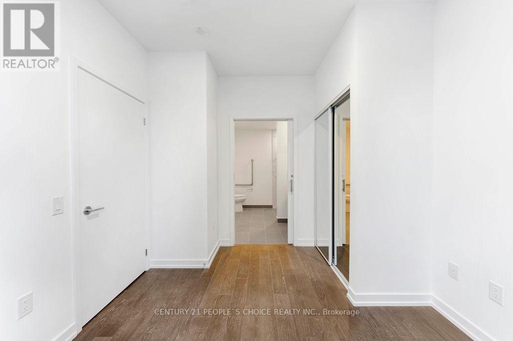 395 Square One Drive, Mississauga, Ontario  L5B 0P6 - Photo 28 - W12545218