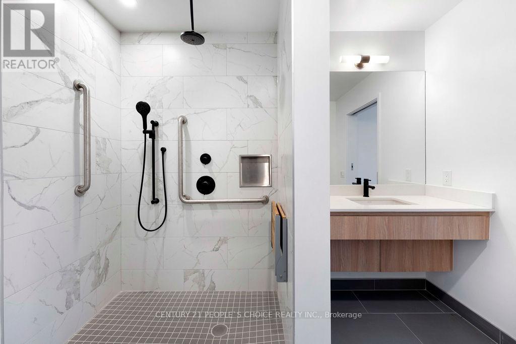 395 Square One Drive, Mississauga, Ontario  L5B 0P6 - Photo 32 - W12545218