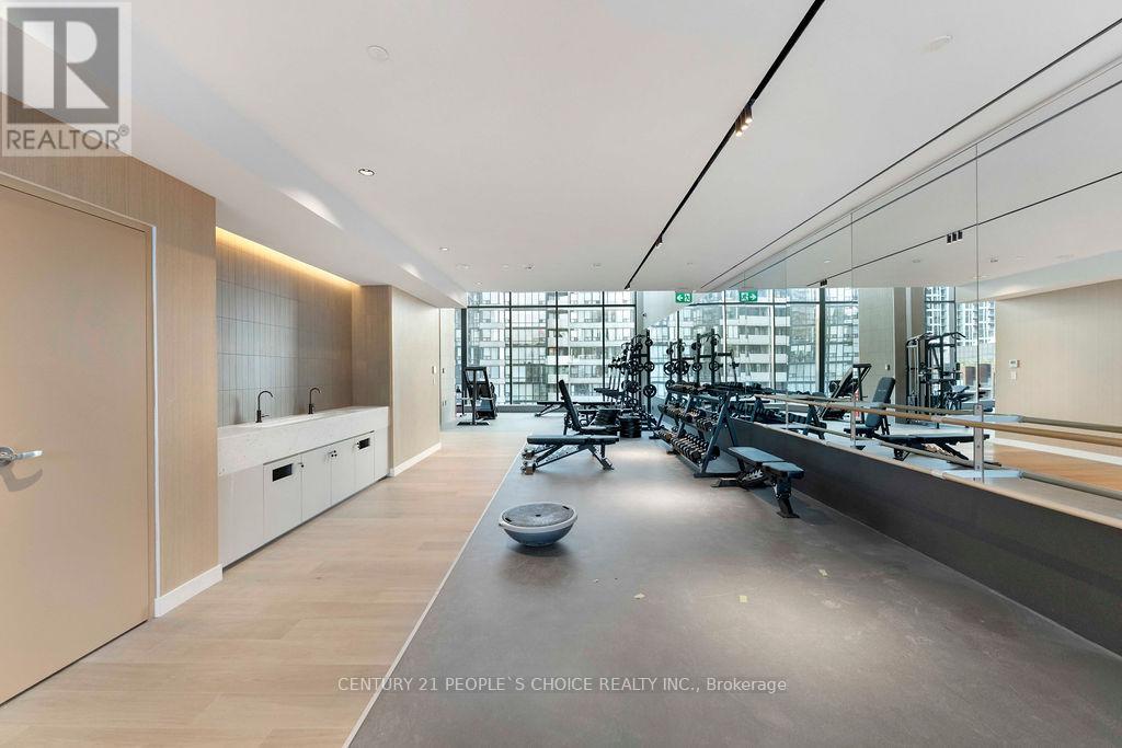 395 Square One Drive, Mississauga, Ontario  L5B 0P6 - Photo 7 - W12545218