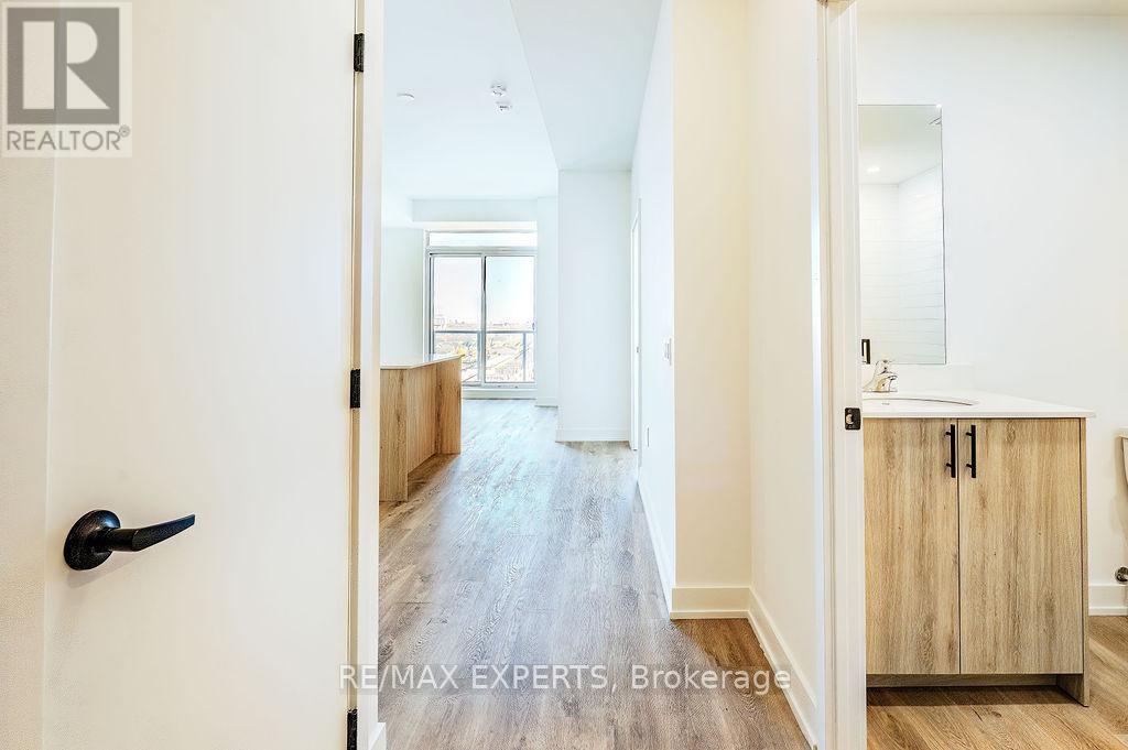 802 - 2475 Old Bronte Rd Road, Oakville, Ontario  L6M 5S7 - Photo 7 - W12545226