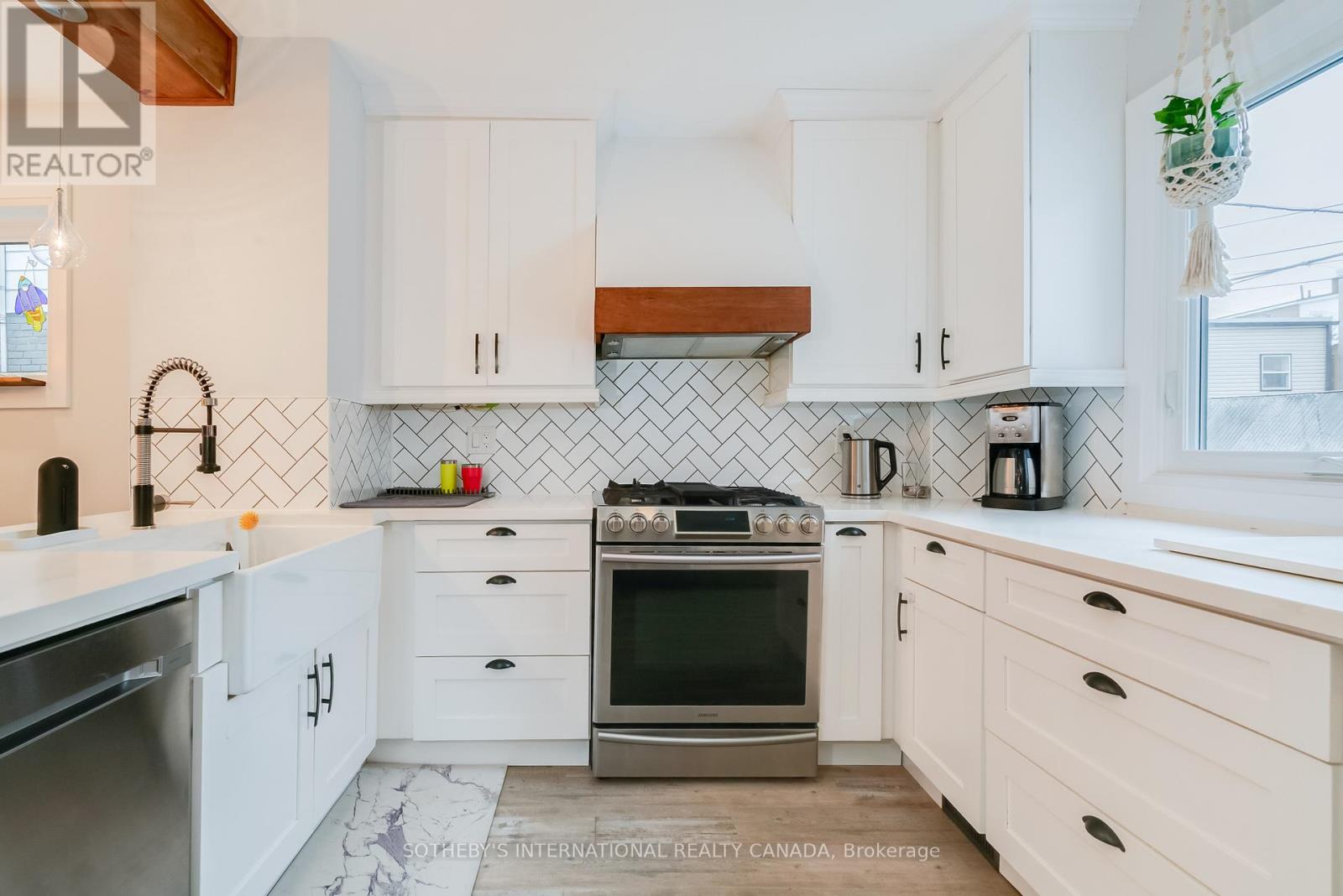 157 Blackthorn Avenue, Toronto, Ontario  M6N 3H7 - Photo 19 - W12545230