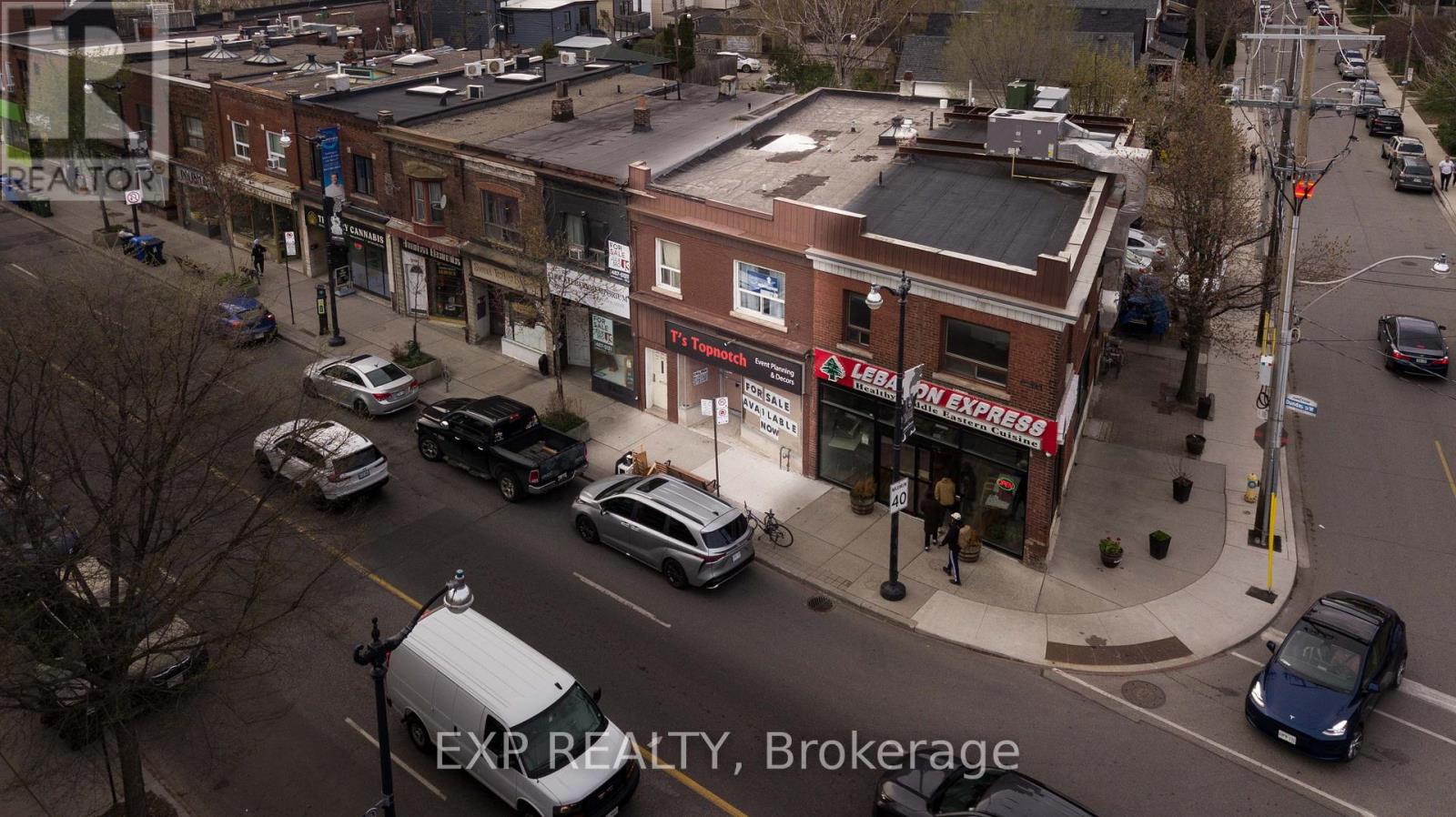 3052 DUNDAS STREET W, Toronto, Ontario