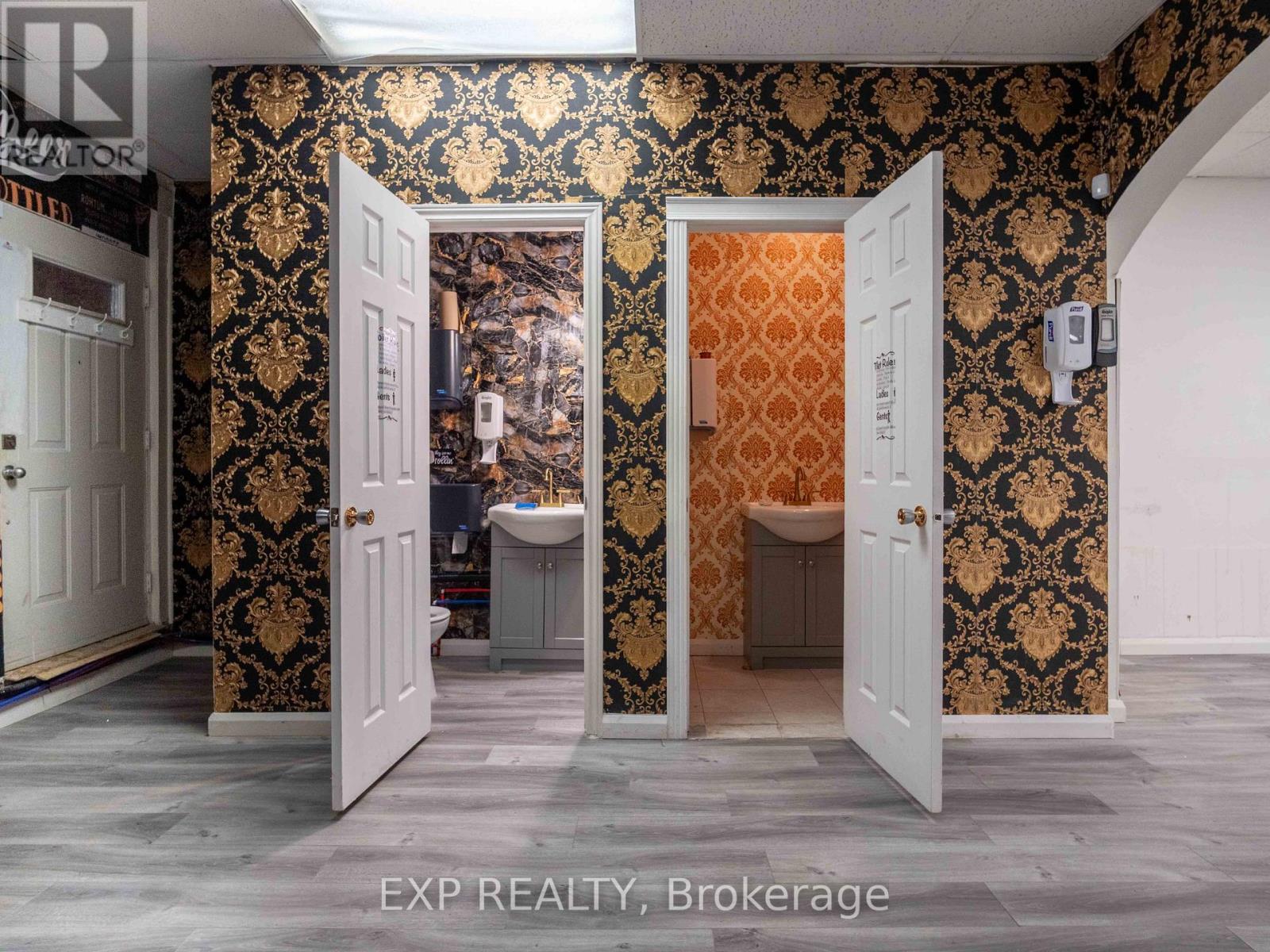 3052 Dundas Street W, Toronto, Ontario  M6P 1Z7 - Photo 17 - W12545242