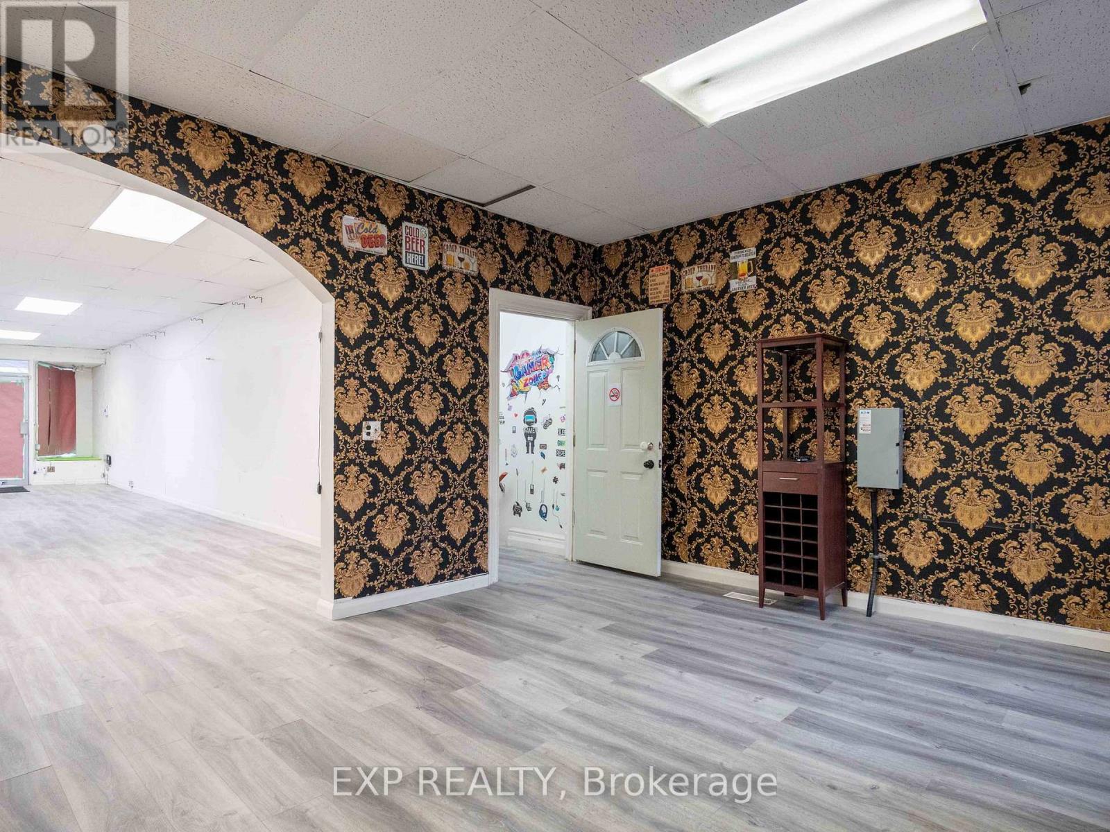 3052 Dundas Street W, Toronto, Ontario  M6P 1Z7 - Photo 19 - W12545242