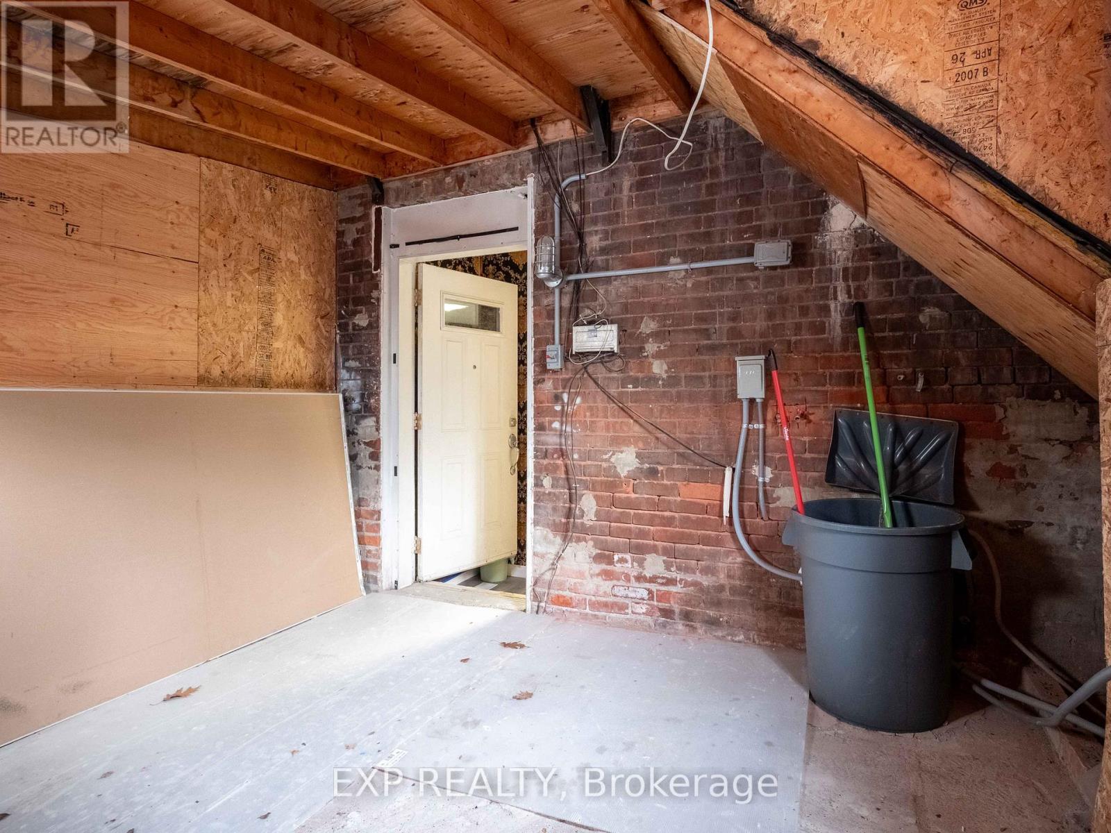 3052 Dundas Street W, Toronto, Ontario  M6P 1Z7 - Photo 25 - W12545242